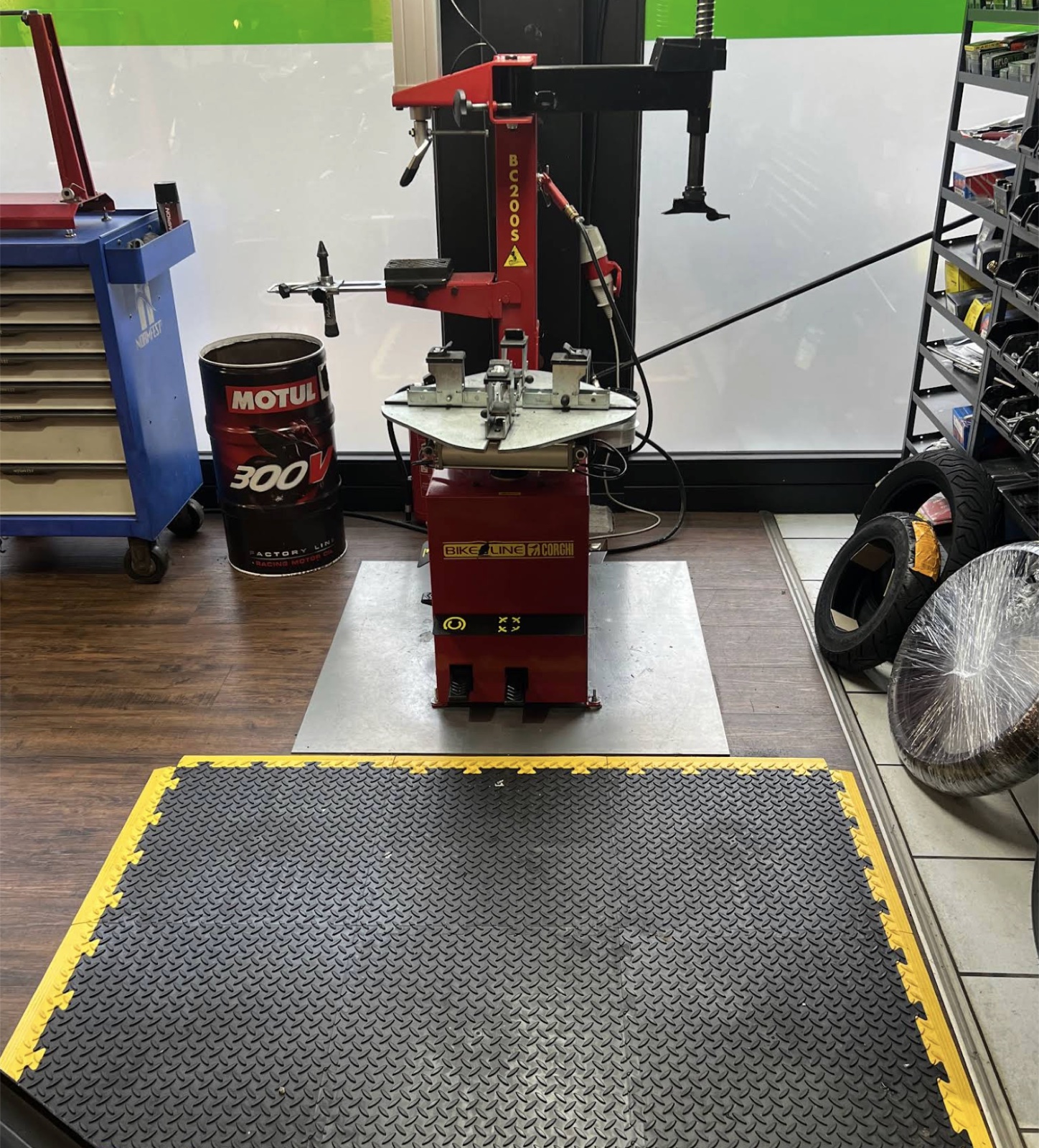 Reifenmontiermaschine für Motorräder
